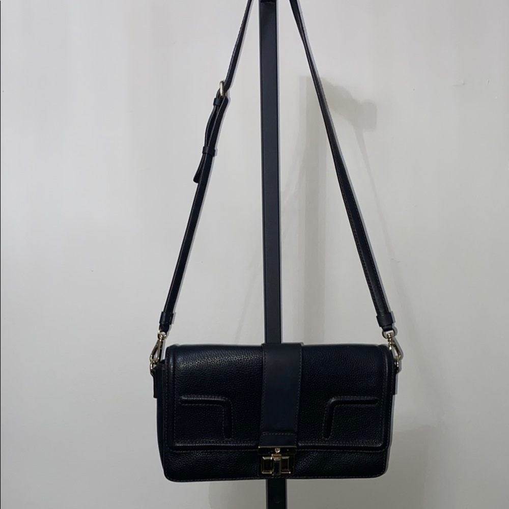 MCM Vintage Elegant Black Leather Shoulder Bag - Picture 4 of 14